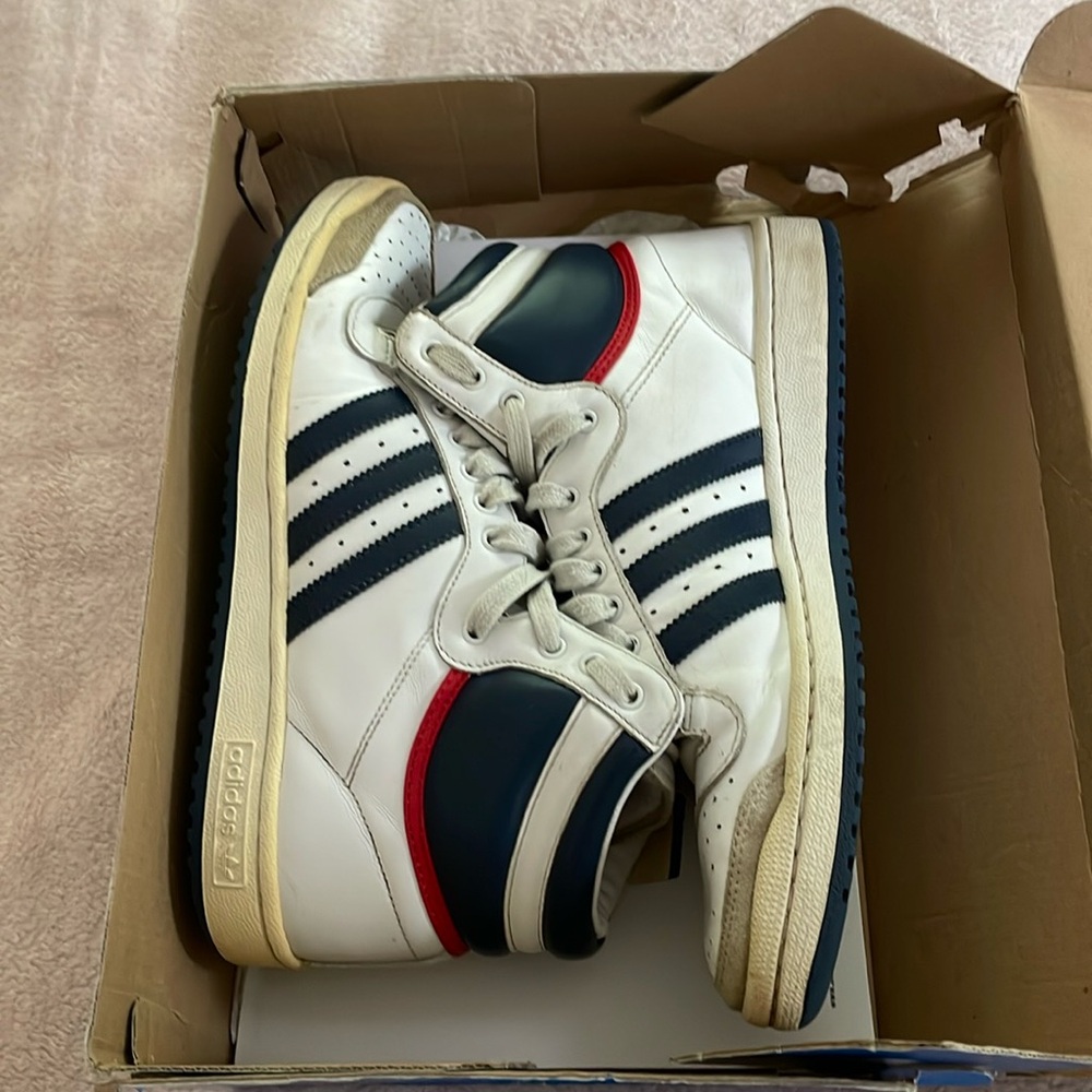 Adidas top ten high top sneak
